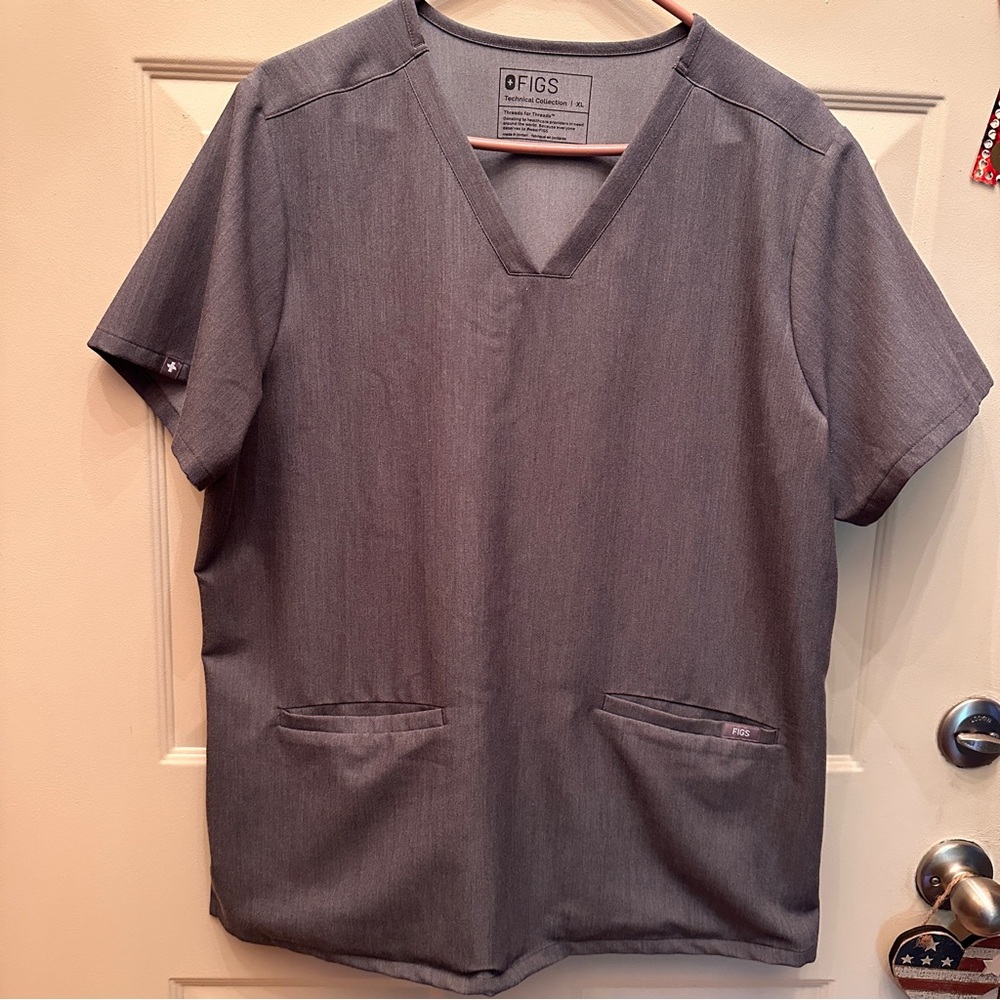 Figs Woman’s Charcoal V-Neck Shirt